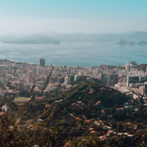 Renascimento Incompleto? A Longa Sombra da Dúvida sobre a Revitalização do Centro do Rio